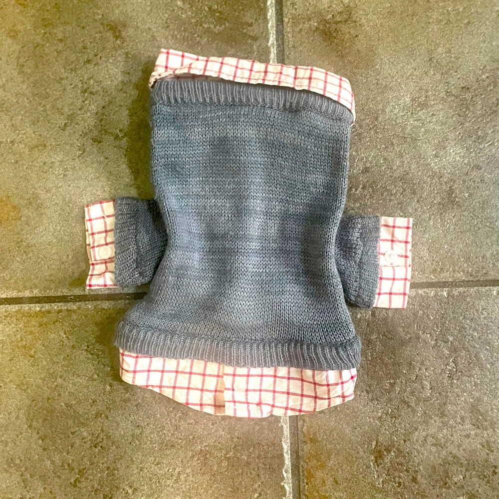 Dickens by Petco White & Red Plaid Collared Button up Under Gray Sweater Sz S